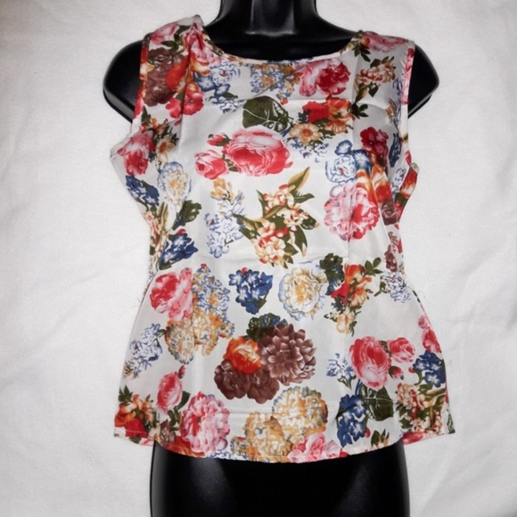 Off White Floral Lightweight Tank Top Blouse - Picture 2 of 4